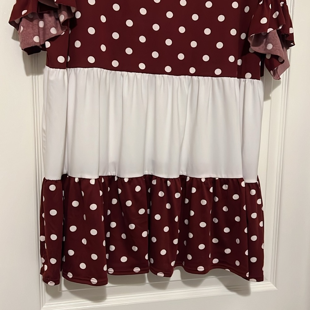 NWOT Women’s SS Polka Dot Top - Picture 4 of 8
